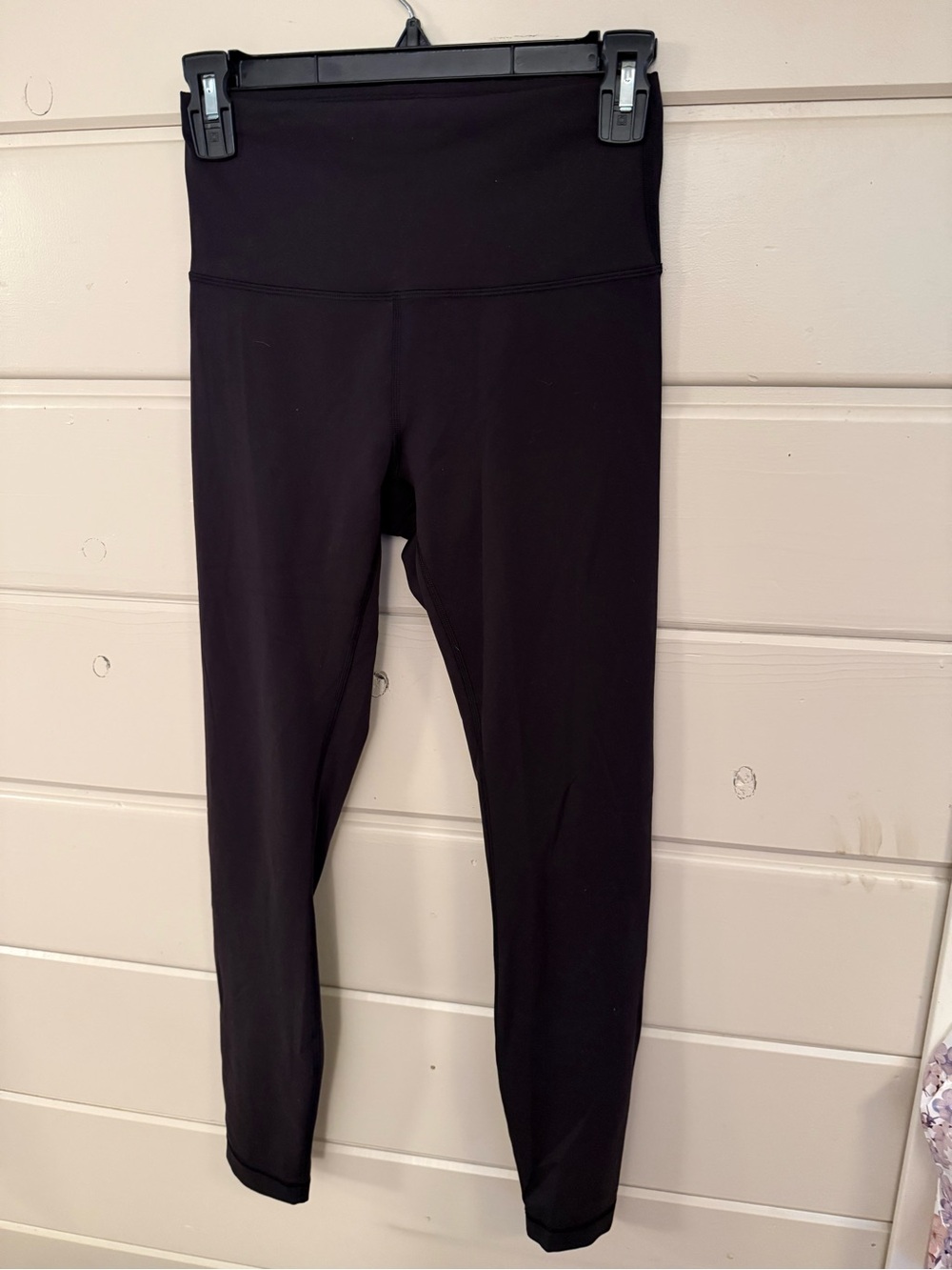 Lululemon Wunder Train  size 6.   25” inseam